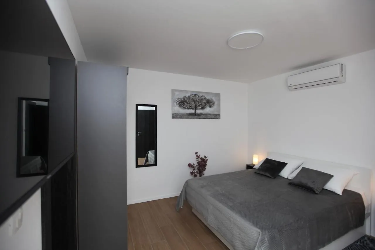 Apartmani Ive 特罗吉尔