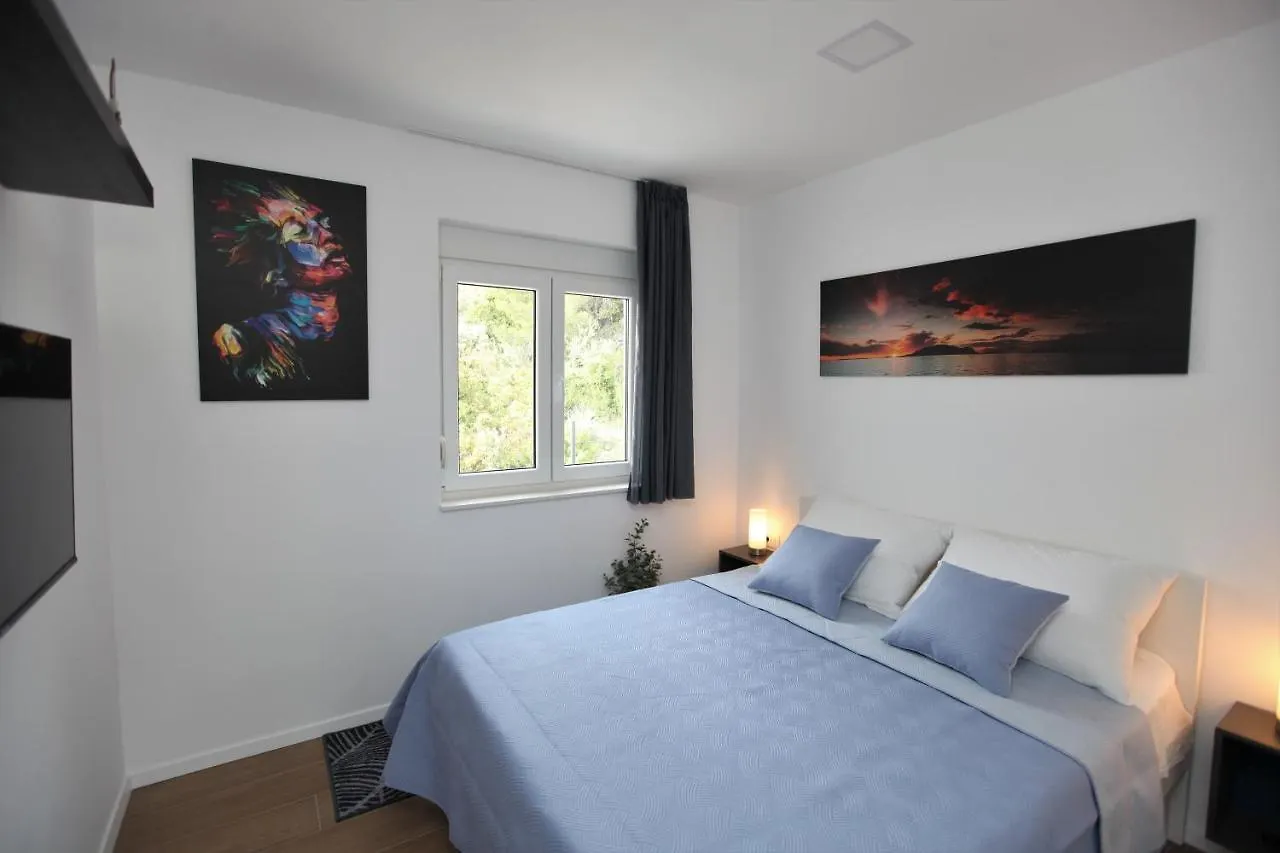 Apartmani Ive 0*, Trogir