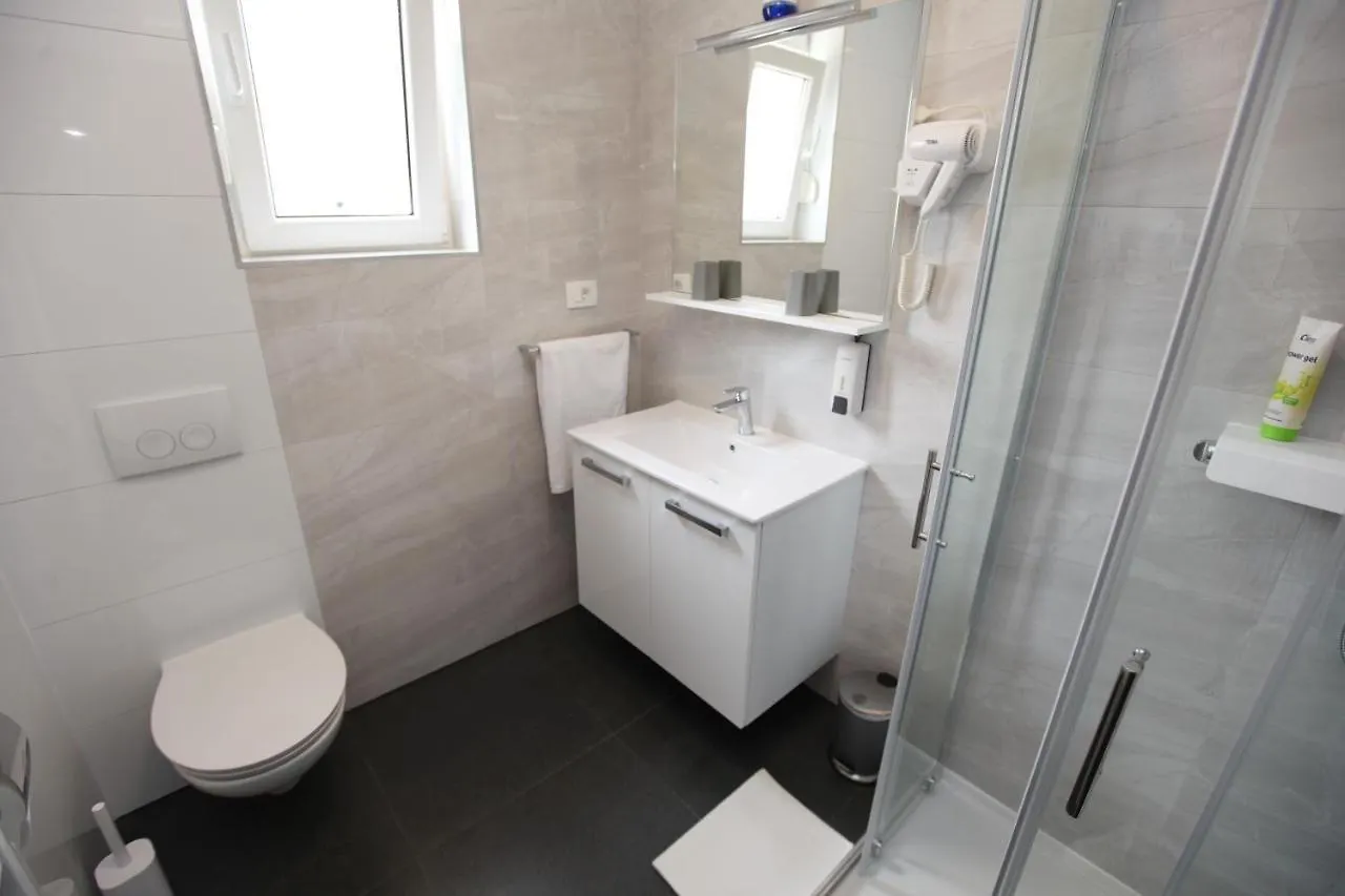 Apartmani Ive 特罗吉尔