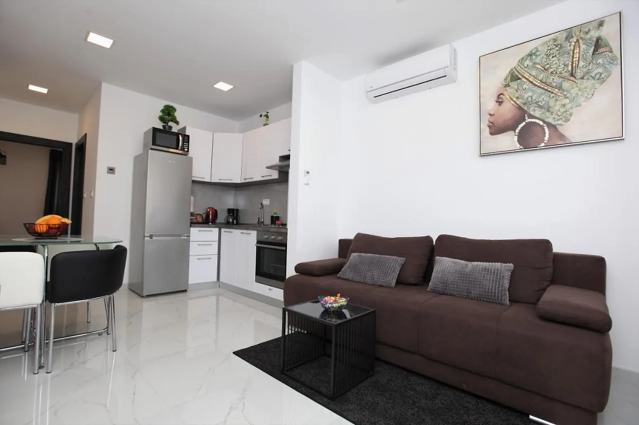 公寓 Apartmani Ive 特罗吉尔